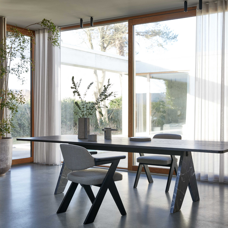 Avar | Dining Table