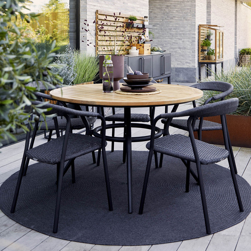 Joy Round | Outdoor Dining Table