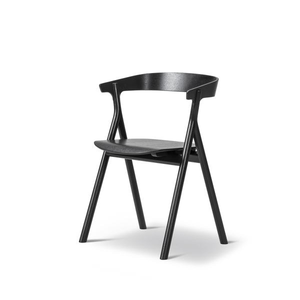 Yksi | Black Chair